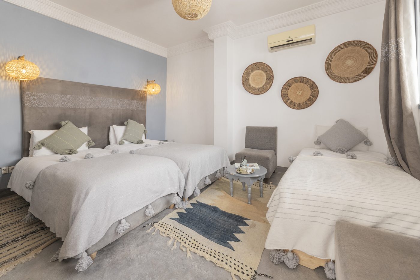 Chambre Khait, palette bleu gris